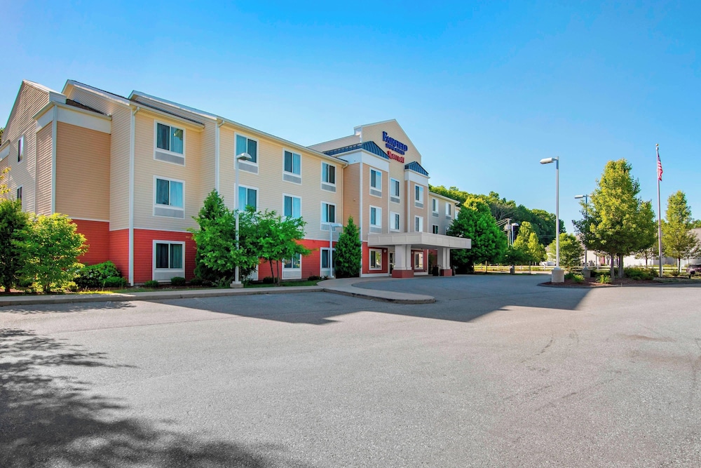Fairfield Inn Suites Hooksett 46/50