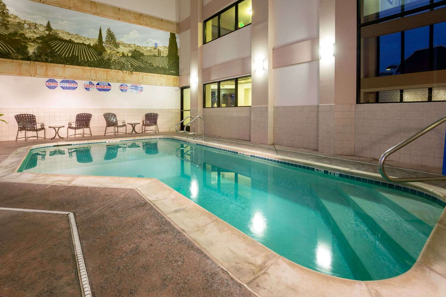 Hawthorn Suites By Wyndham Napa Valley 27/42