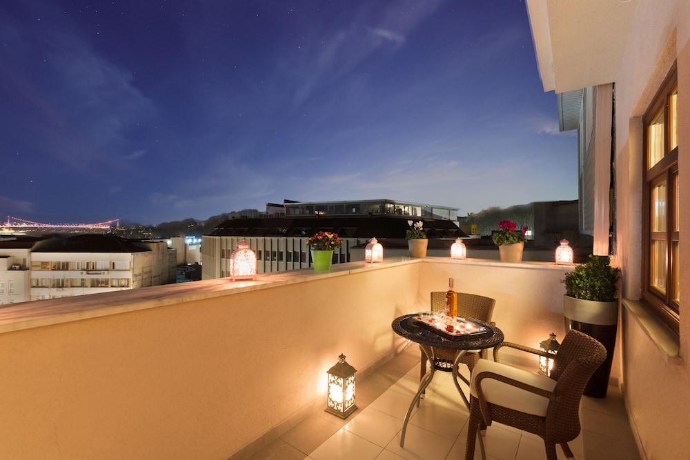 LALAHAN HOTEL 54/61
