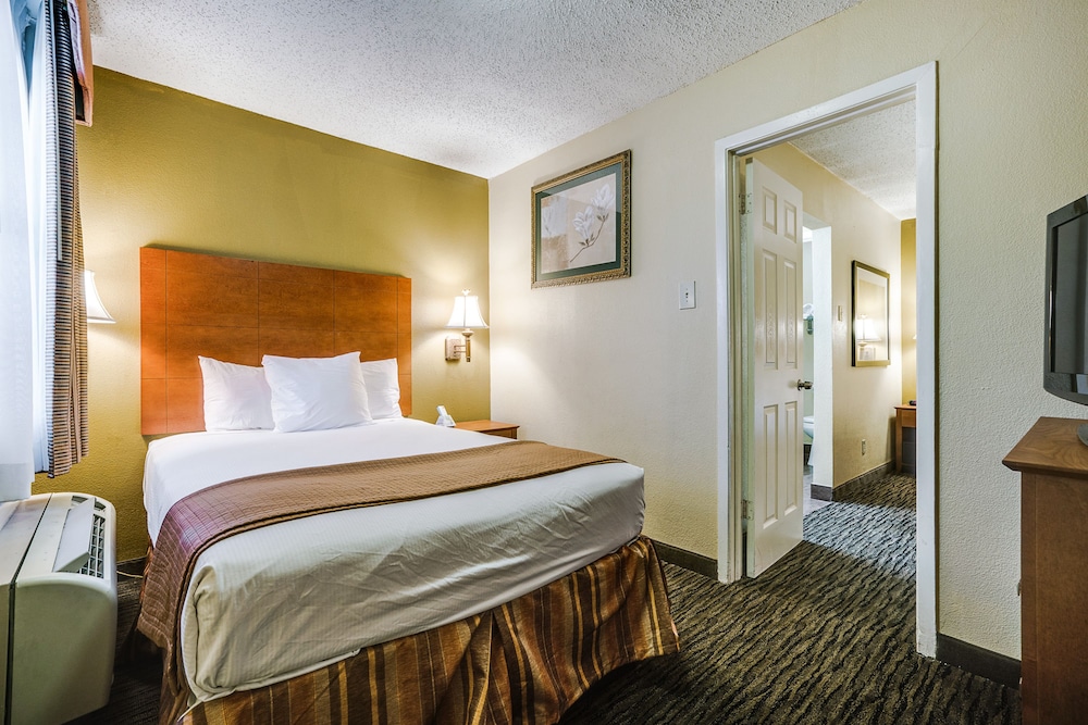 Quality Inn & Suites Dallas-Cityplace 13/23