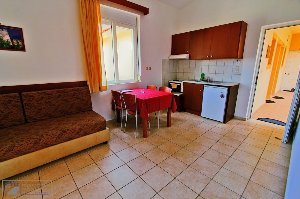 Monachus Monachus Apartments 37/58