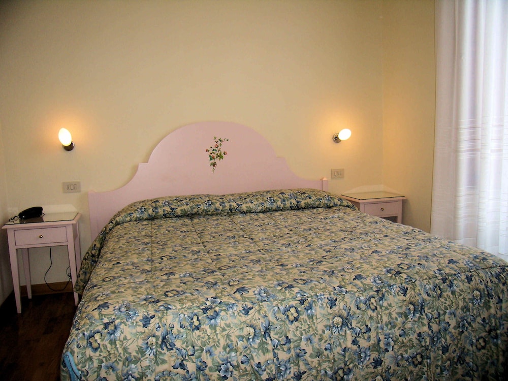 Hotel Savoia E Campana 23/72
