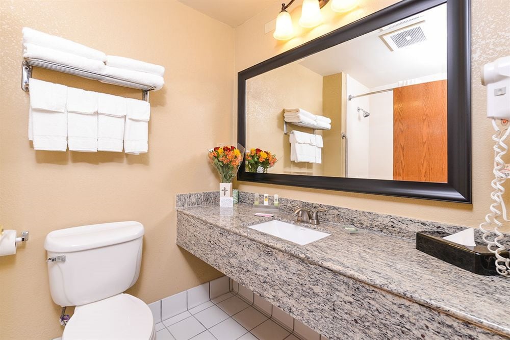 Country Inn & Suites by Radisson, Sioux Falls 5/21