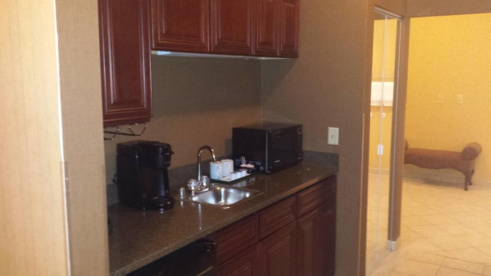 Town Country Inn And Suites 43/45