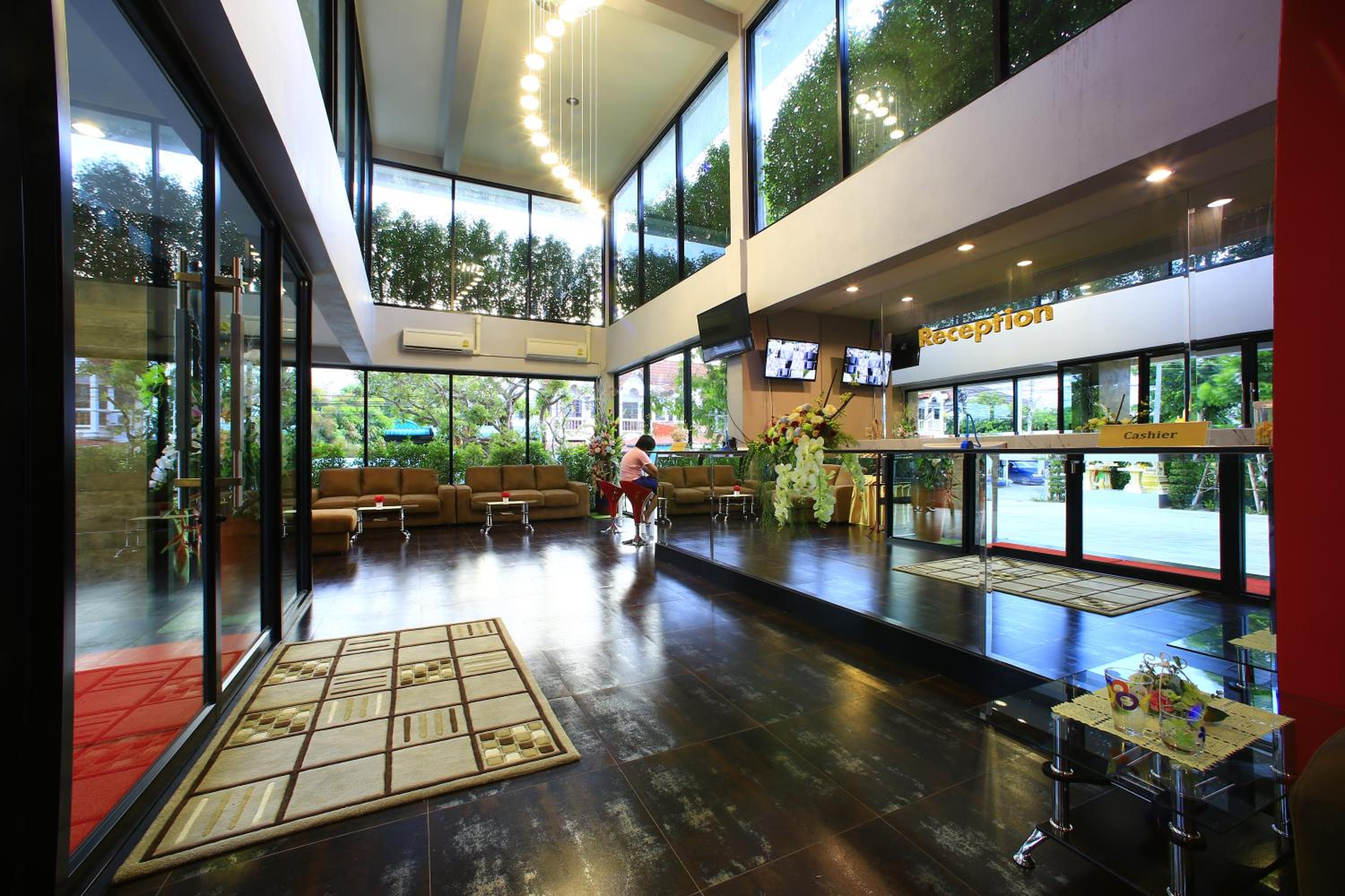 D11 Hotel 3/56