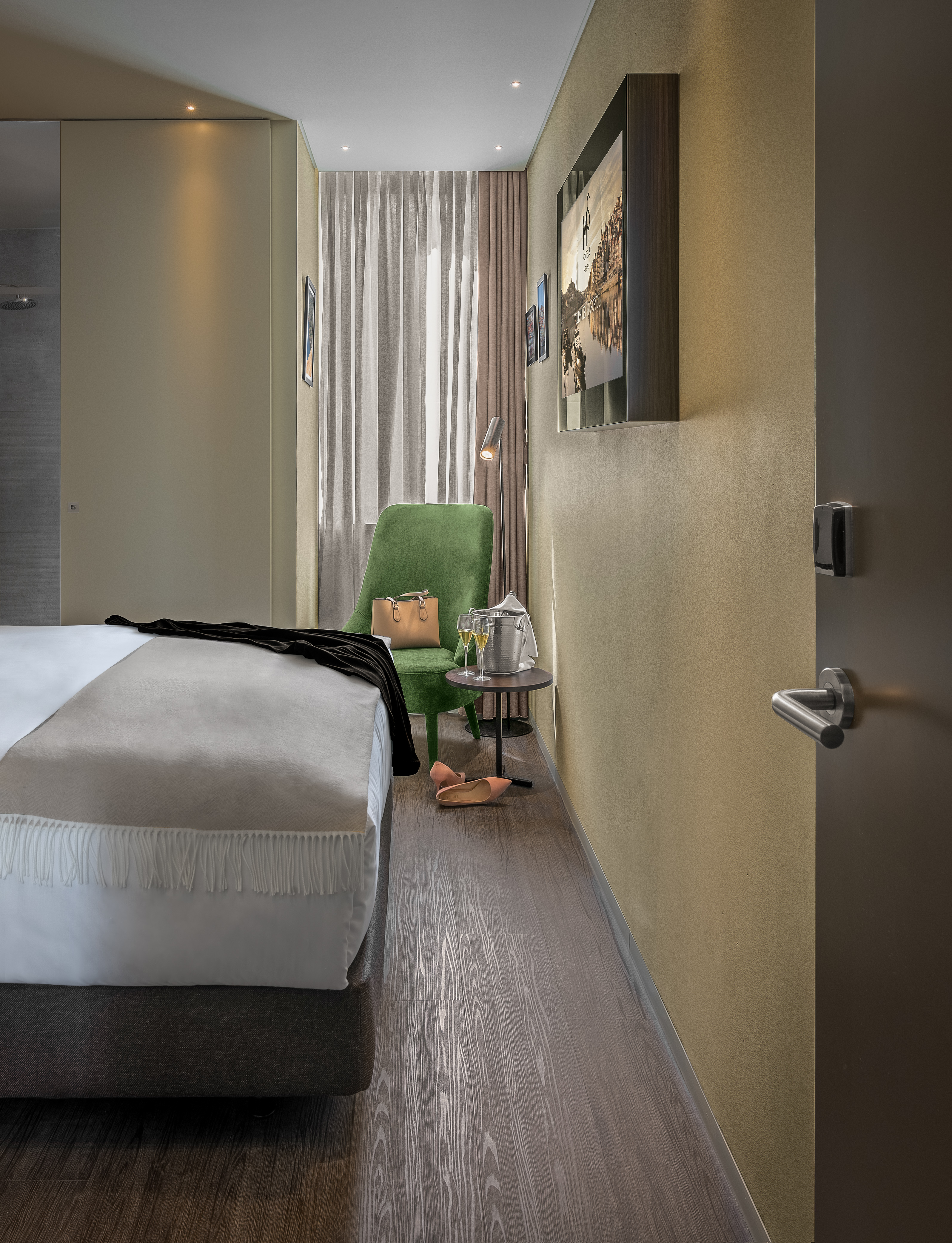 Inner, Double Bed