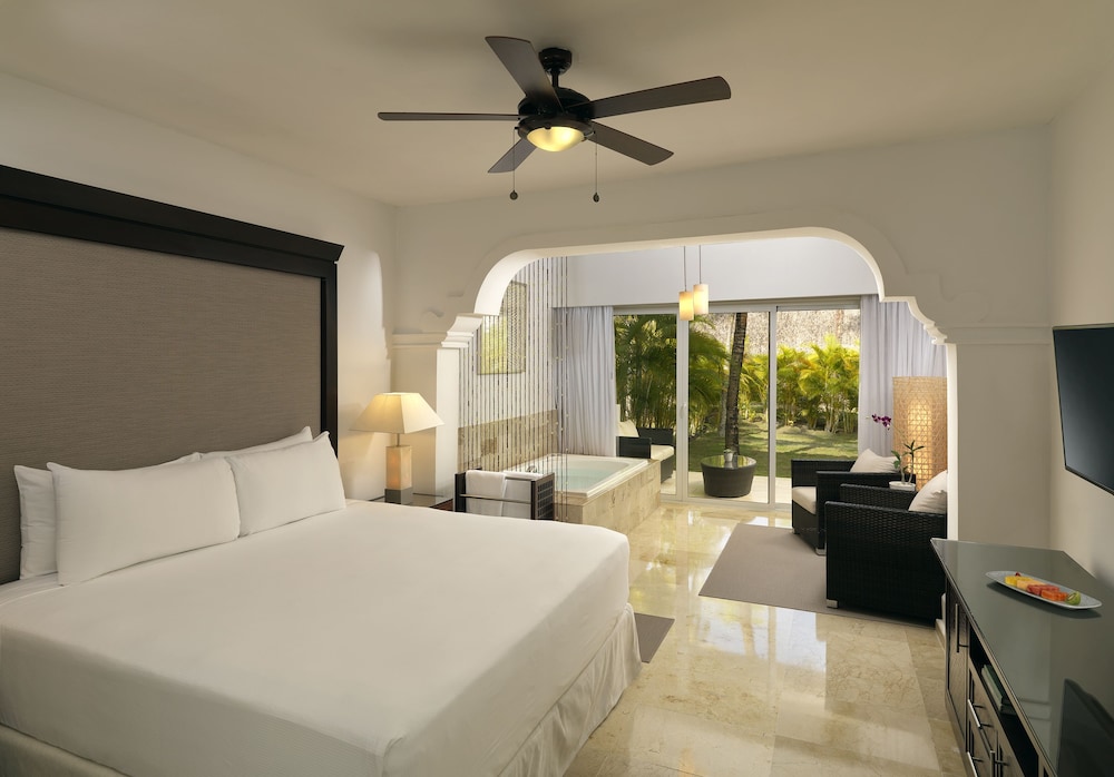 The Level, Palm, Classic, Junior Suite, King Bed