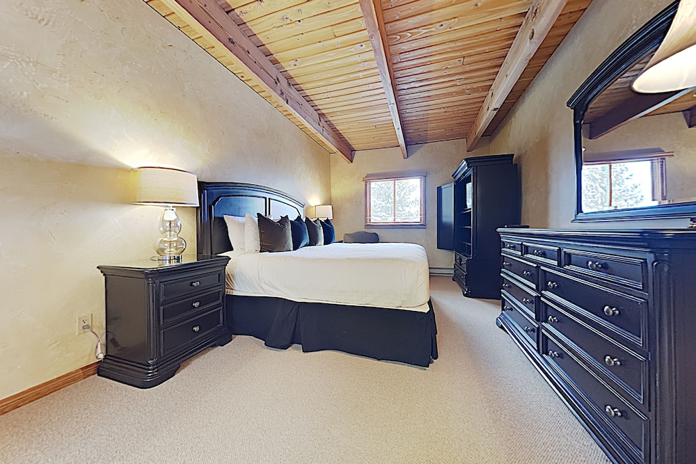 Timberline Condominiums 10/81