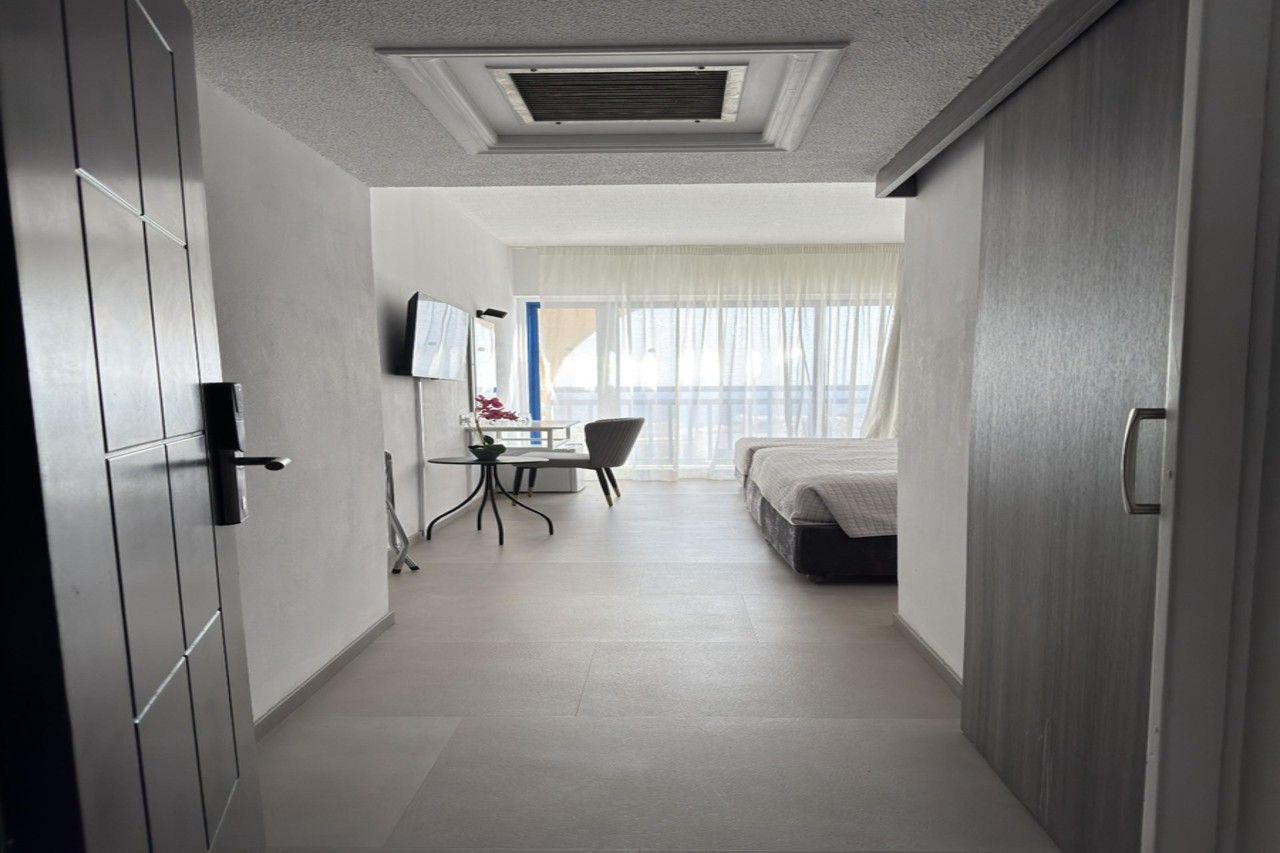 Navarria Hotel 50/50