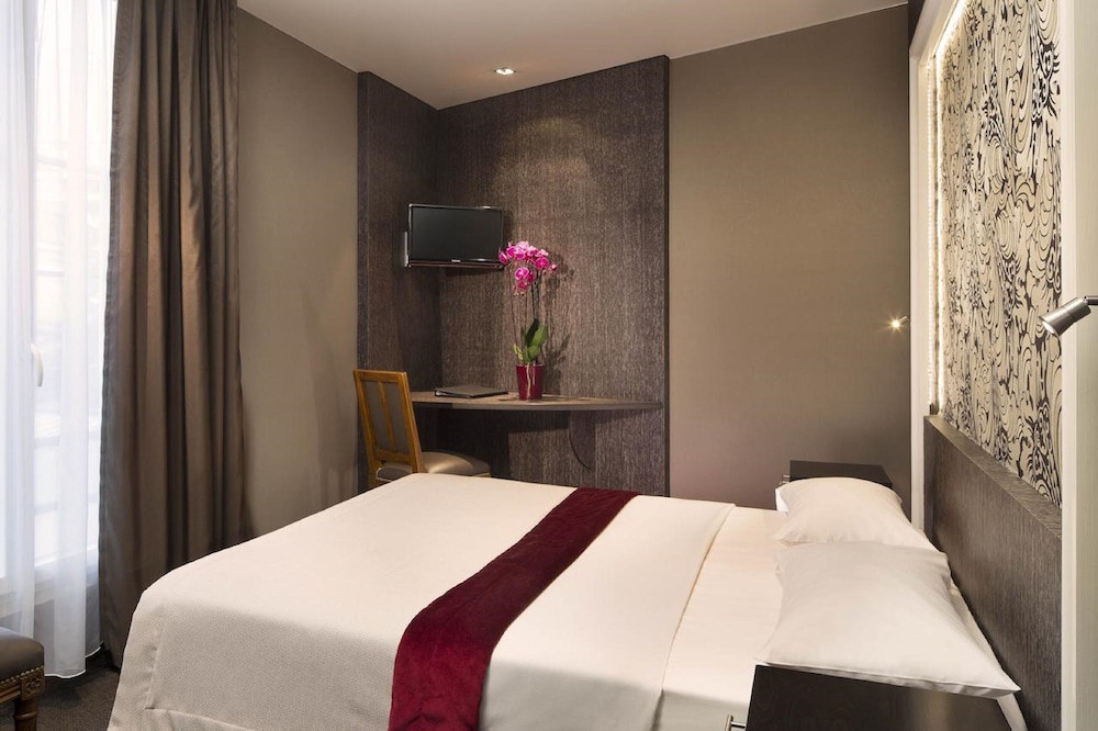 Central Hotel Paris 32/46