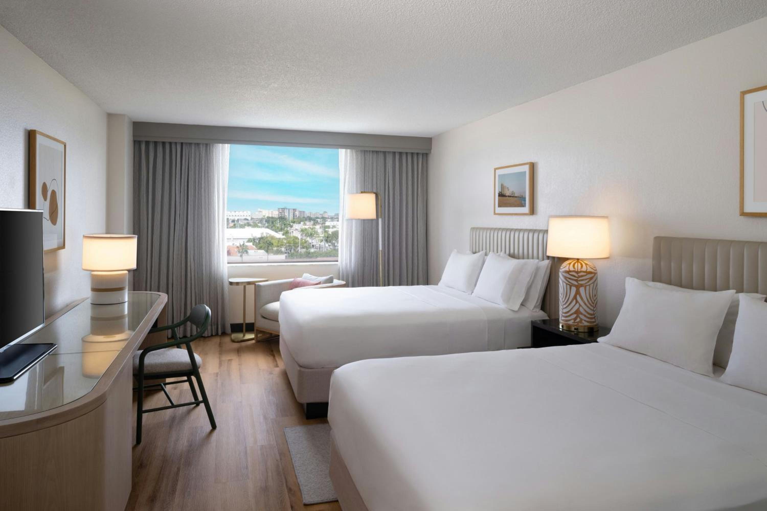 Room, 2 Queen Beds, Concierge Level