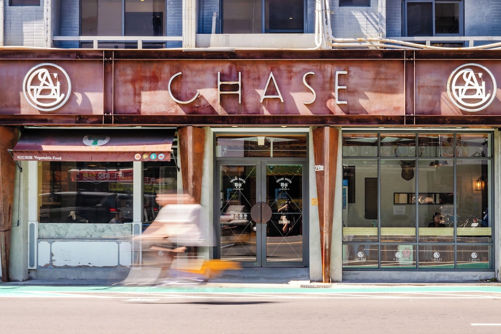 CHASE WALKER HOTEL 4/70