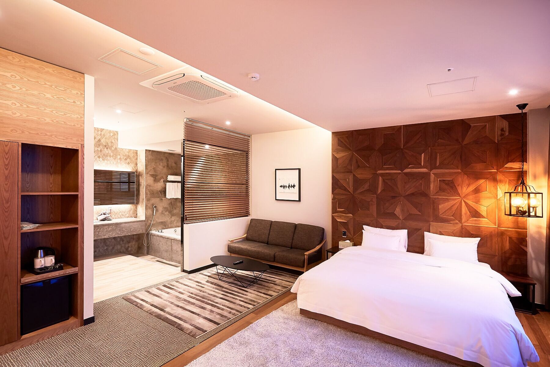 جناح بسرير كينج وسرير فردي، Hotel Laon 8/10