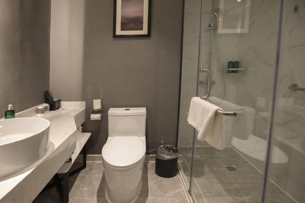 Magnotel Hotel (Dongxing Guomen Port) 48/50