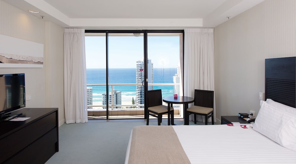Crowne Plaza Surfers Paradise 22/77