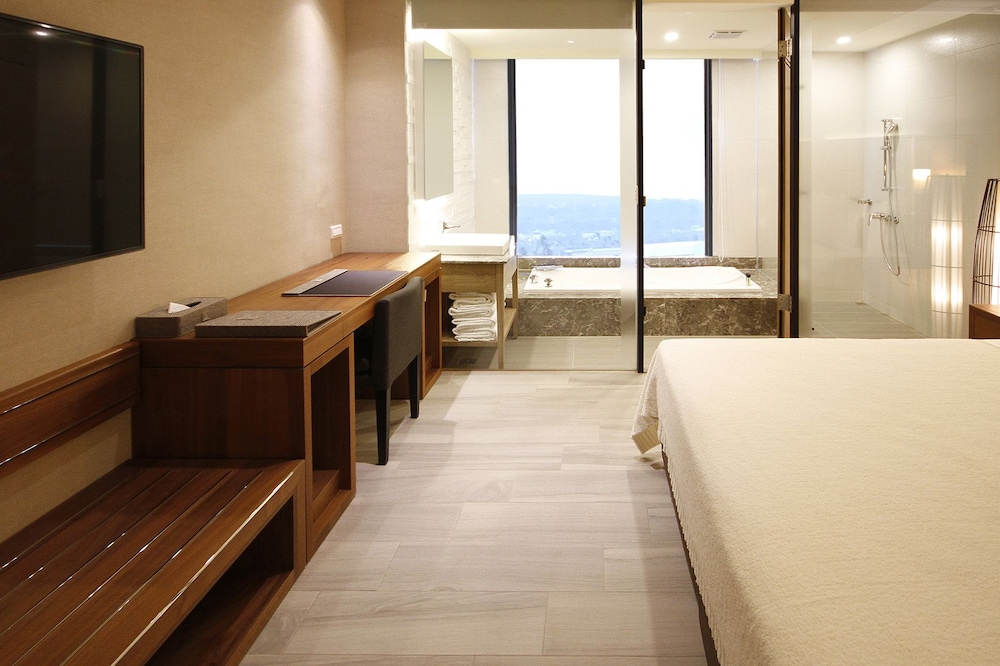 Grand Bay Resort 17/70