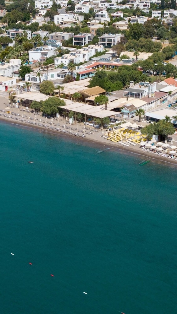 Kefi Beach And Suites 45/50