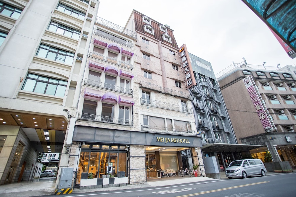 Mei Jia Mei Hotel 48/50