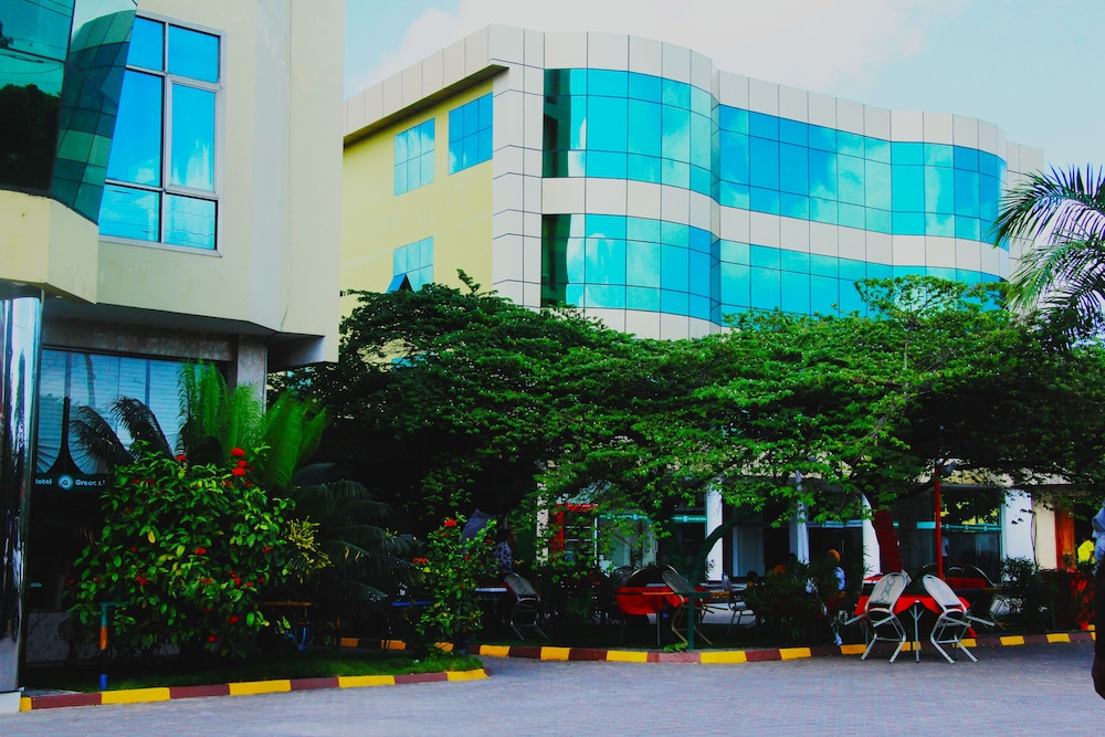 Greenlight Hotel 26/32