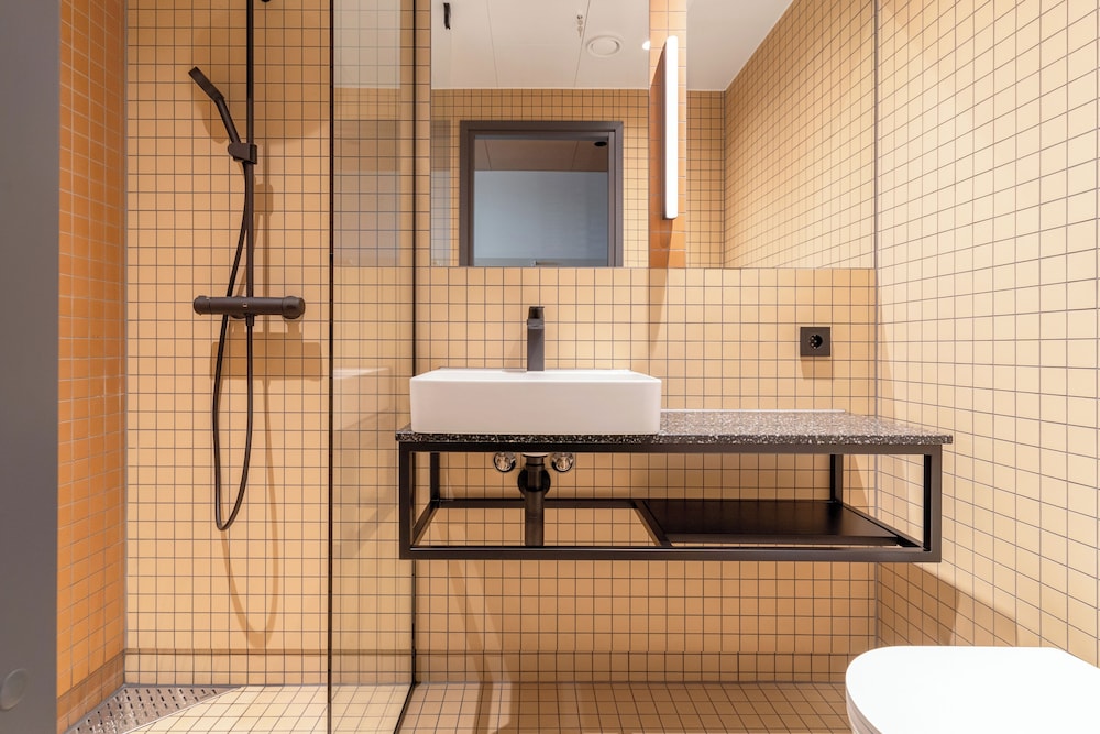 غرفة قياسية بسرير كينج، Comfort Hotel Helsinki Airport 6/6