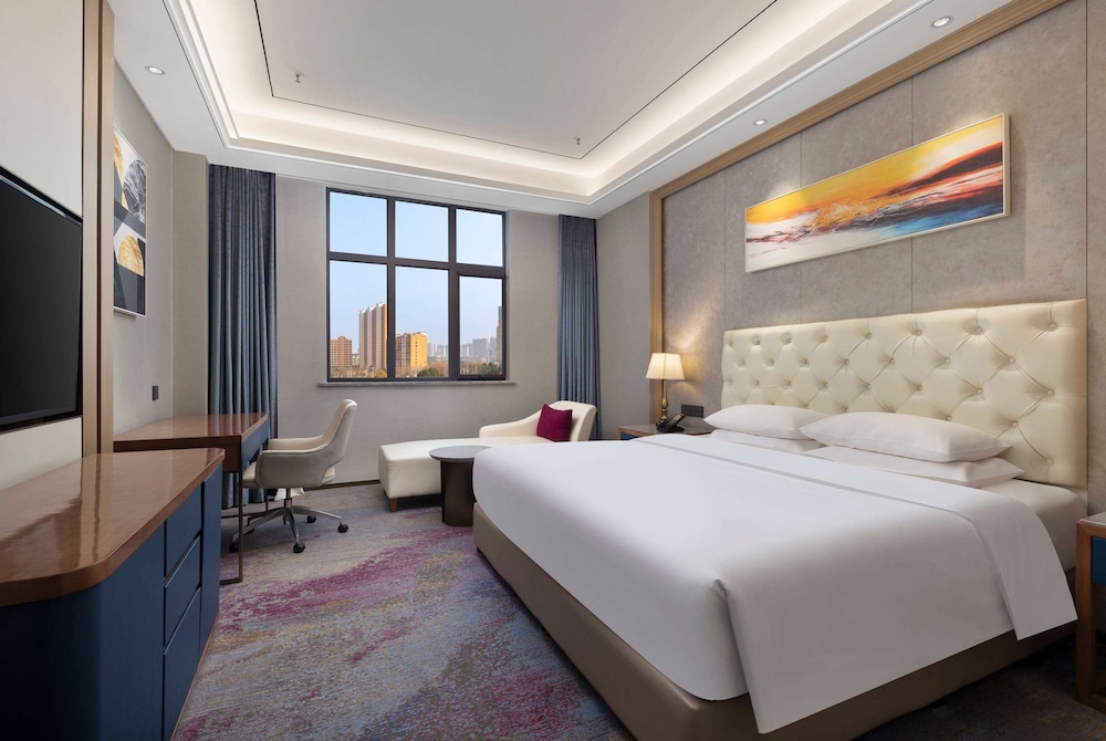 Ramada by Wyndham Zhumadian West Station 15/33