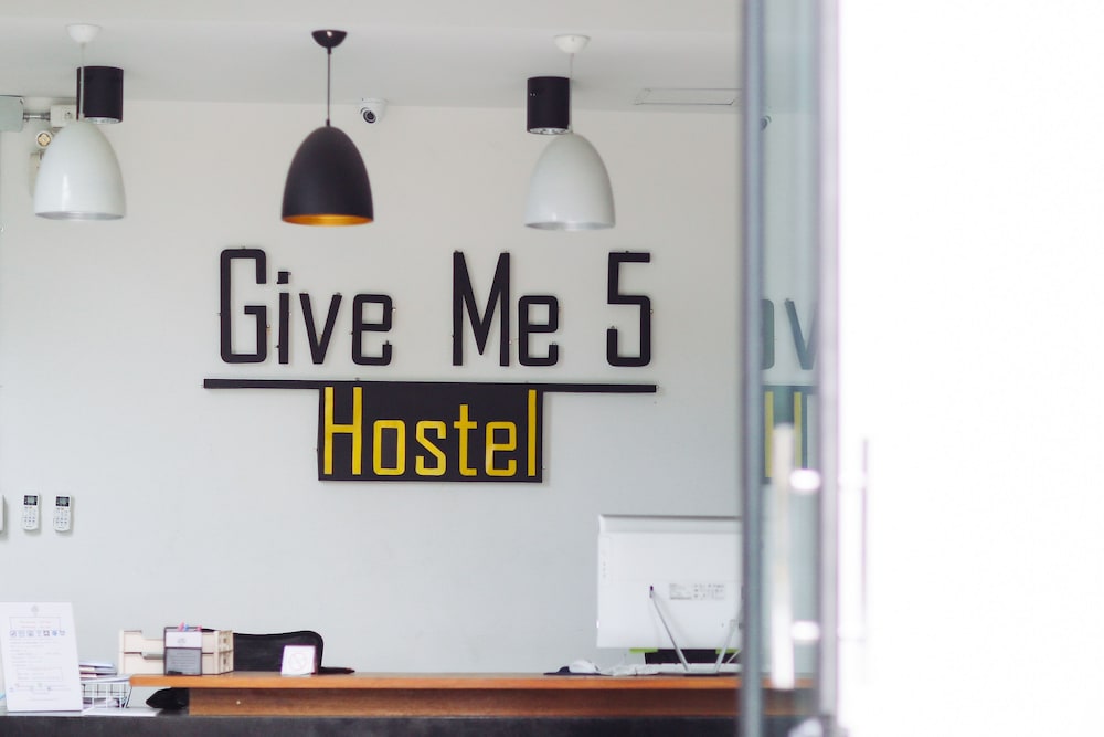 Give Me 5 Hostel 3/32