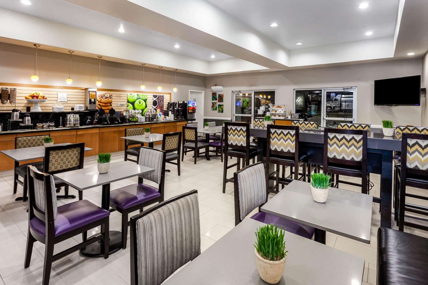 restaurant cafeteria