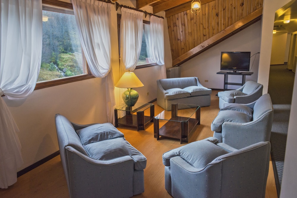 USHUAIA HOTEL 24/35