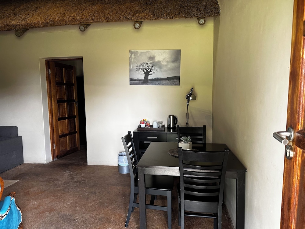 Iphofolo Lodge 18/48