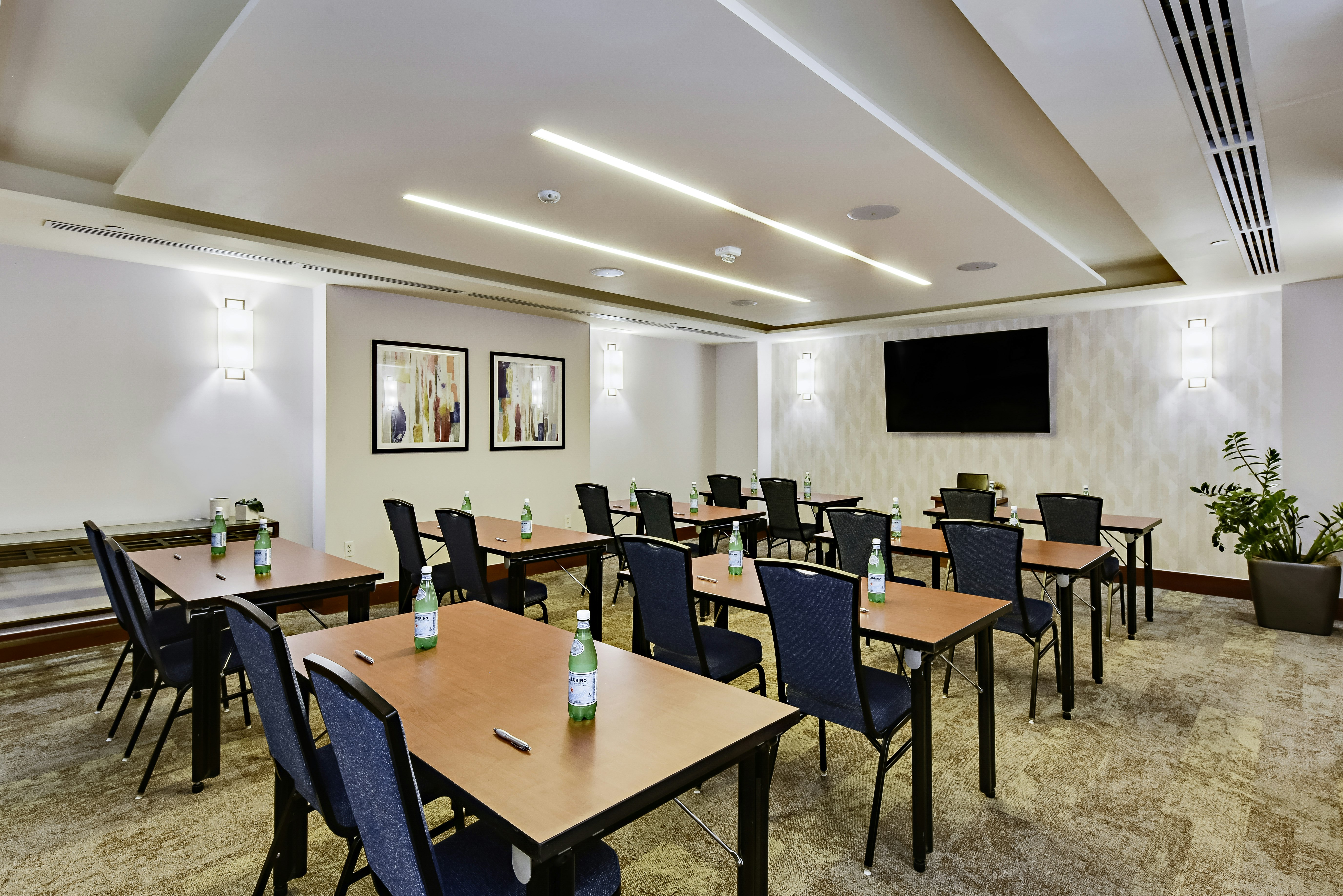 Hilton Garden Inn Alexandria Old Town National Harbor 41/52