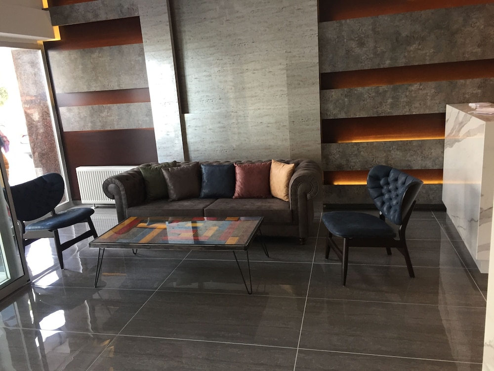 Helen Hotel 32/52