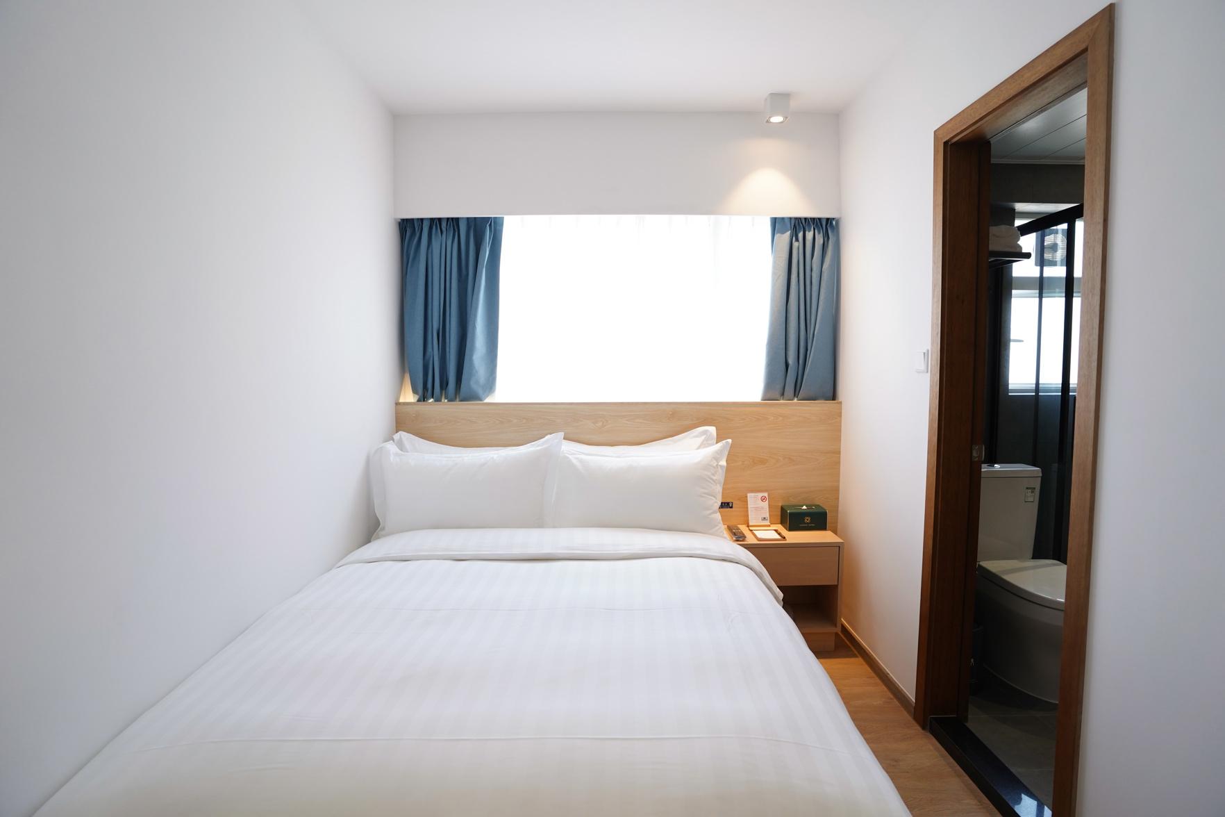 Exquisite, Double Bed