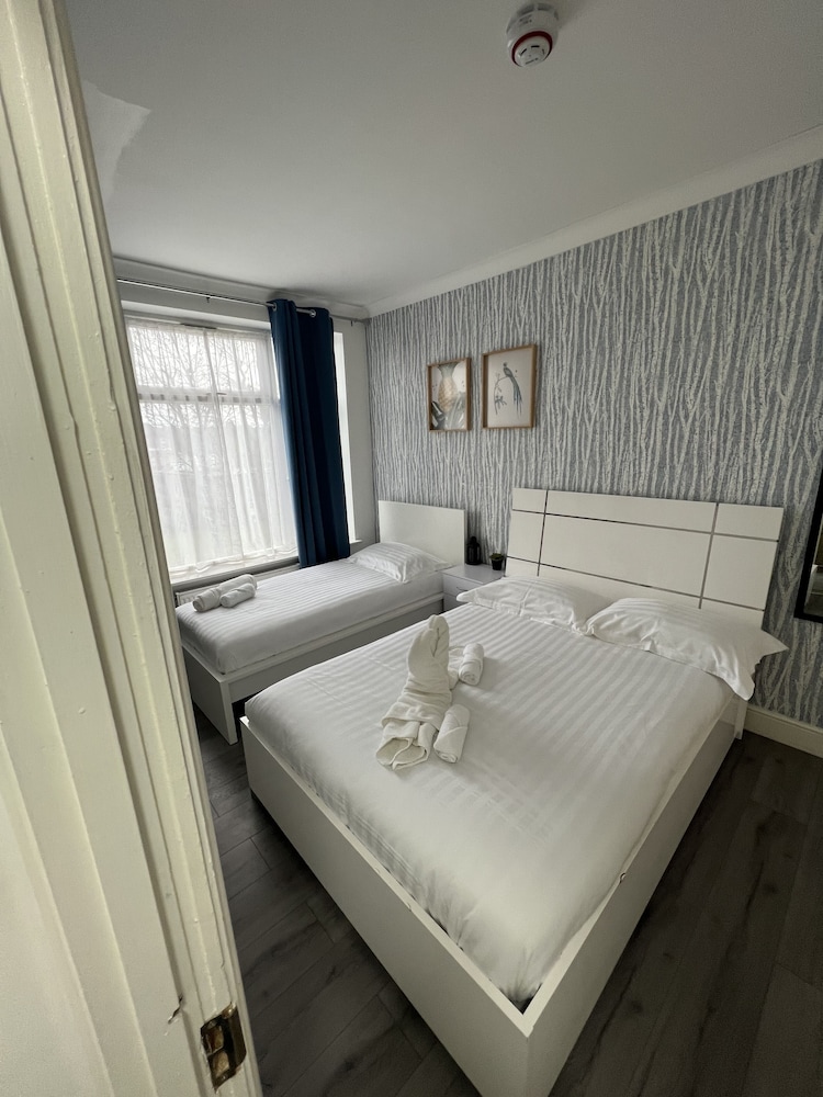 Diana Hotel Near Wembley Self Serviced Apartments 21/41