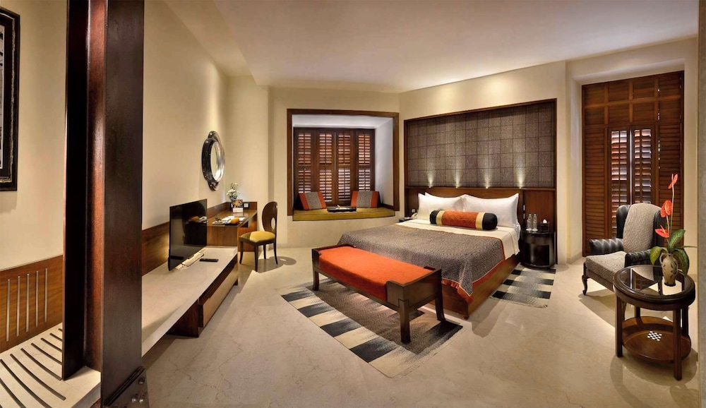 Edwardian, Suite, King Bed, Club Lounge Access