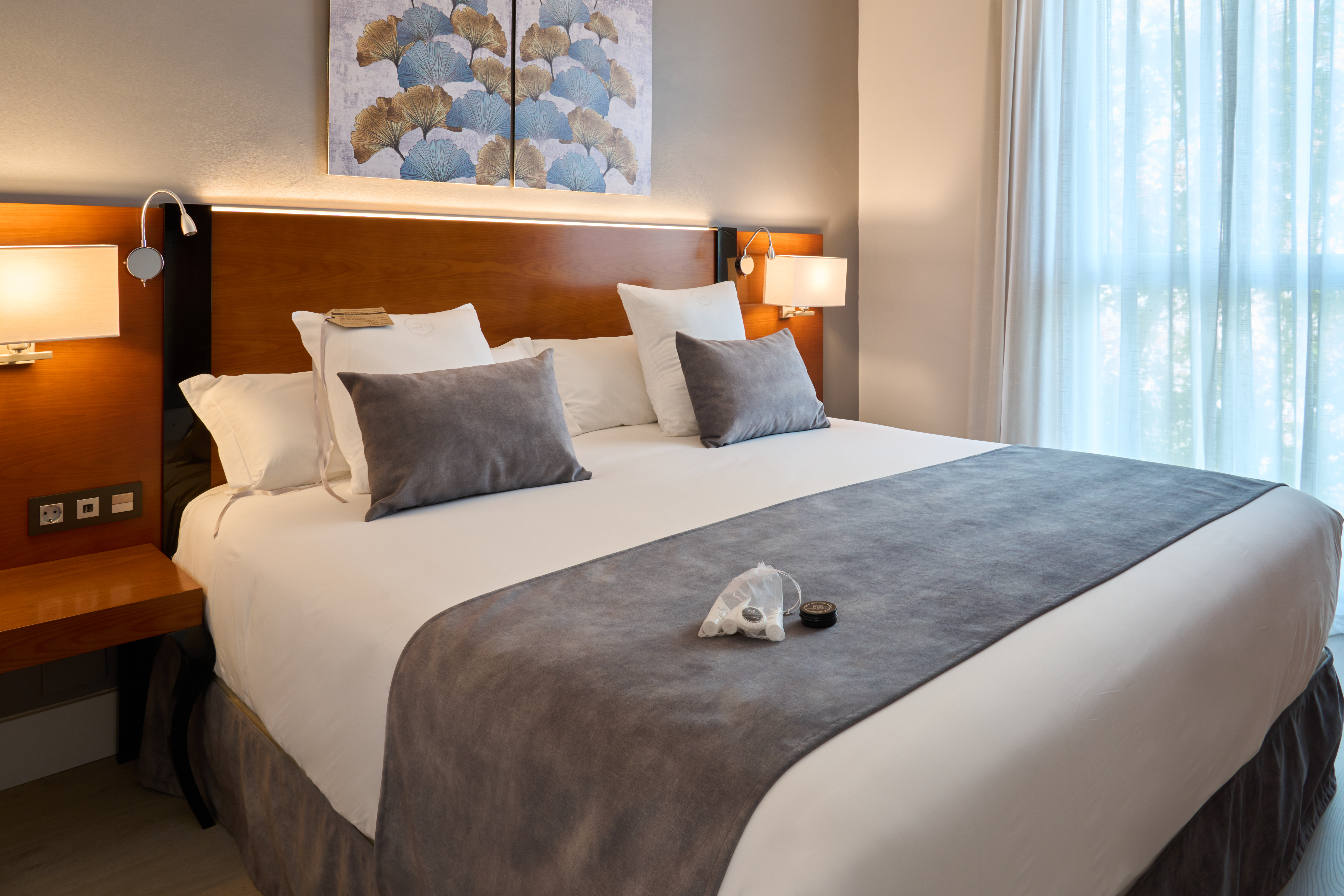 Junior Suite, Single