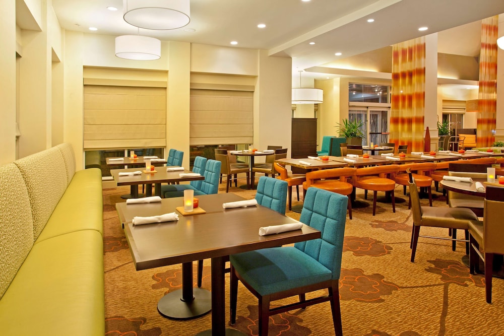 Hilton Garden Inn Fort Collins 36/47