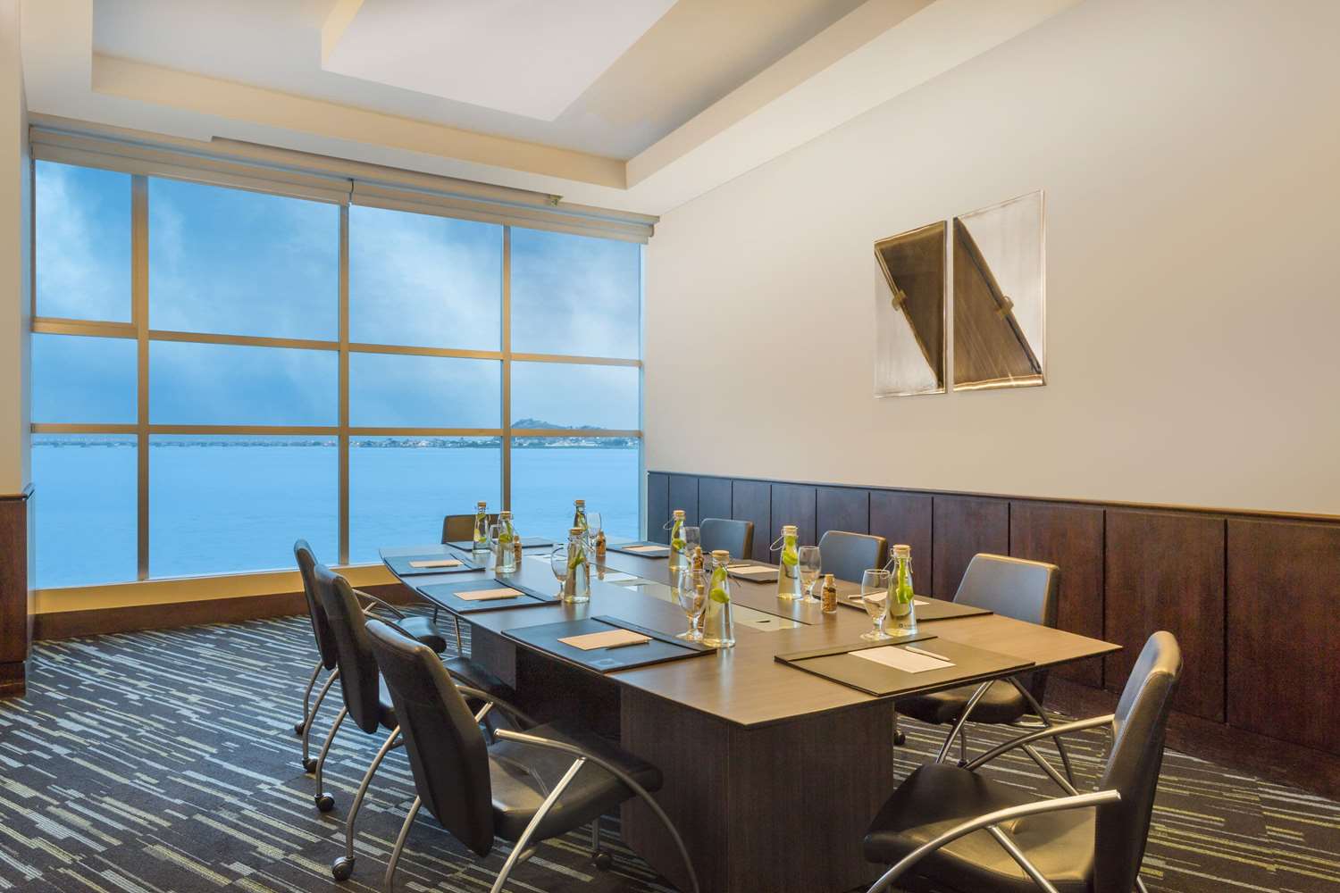 Wyndham Guayaquil Puerto Santa Ana 59/63