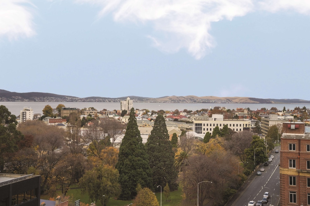 TRAVELODGE HOBART 6/70