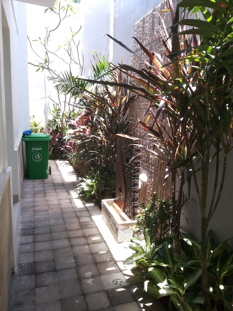 Ara Inn Bed and Breakfast 20/21