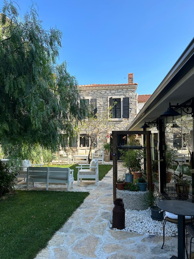 Urla Tas Konak Otel 31/50
