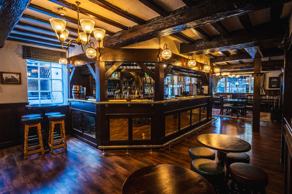 The Pied Bull 5/45