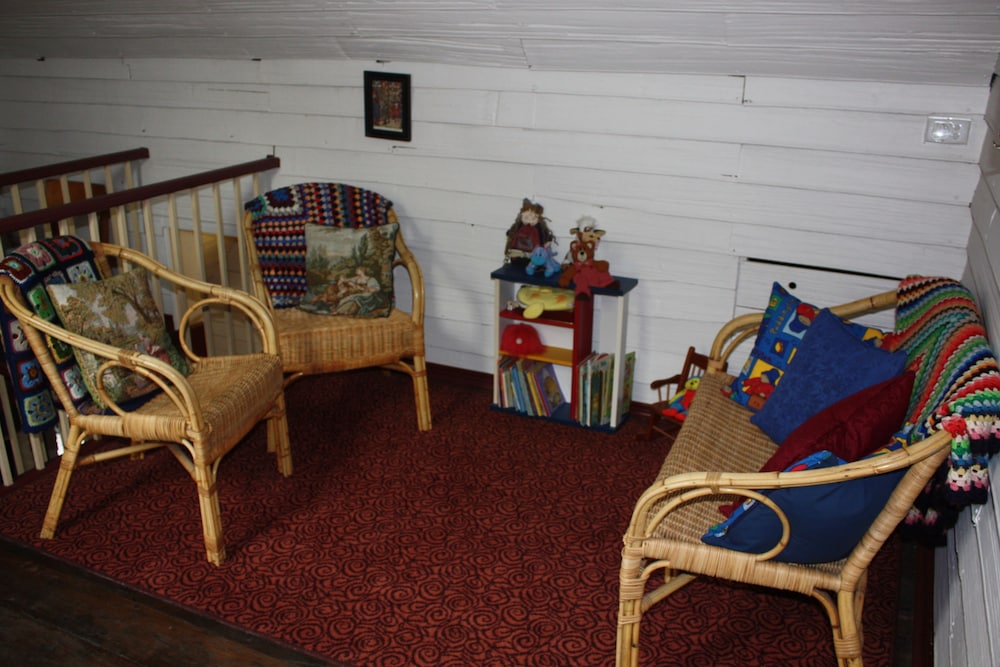 Westbury Gingerbread Cottages 43/63