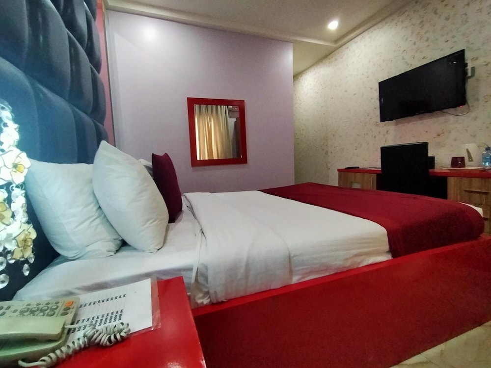 Boardwalk Hotels Zone 5 9/34