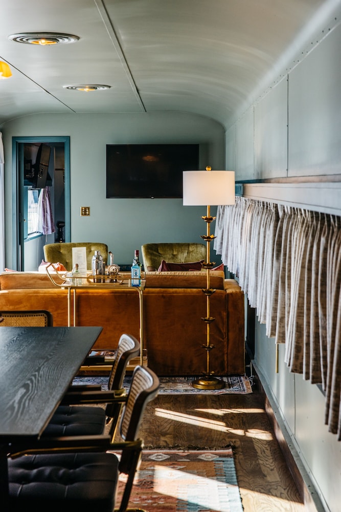 The Hotel Chalet At The Choo Choo 43/50