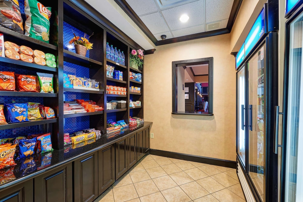 Hampton Inn Suites Waco South 30/39
