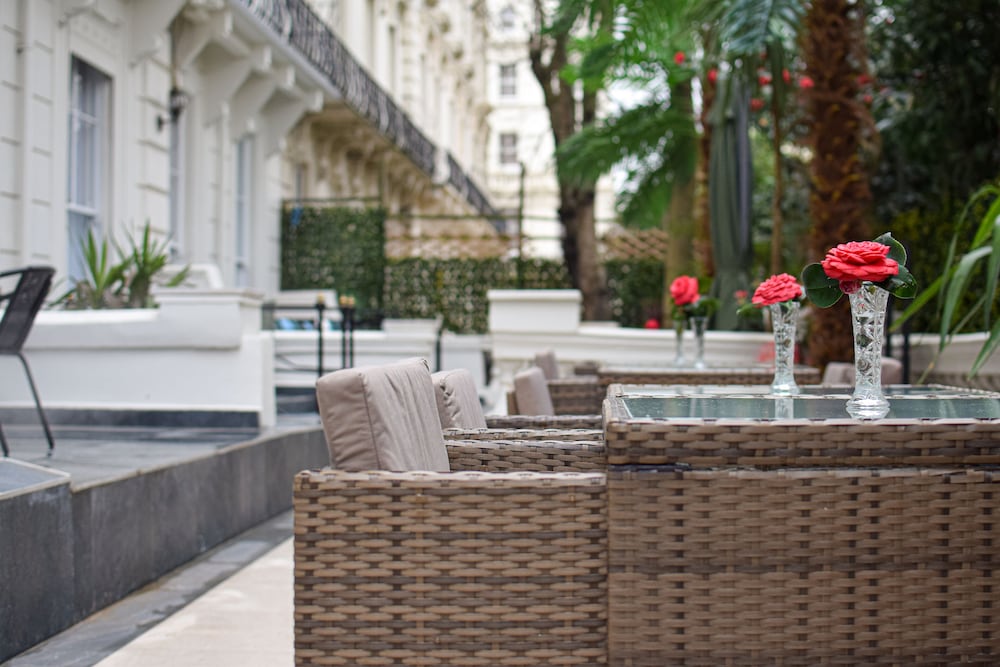 Pembridge Palace Hotel 46/50