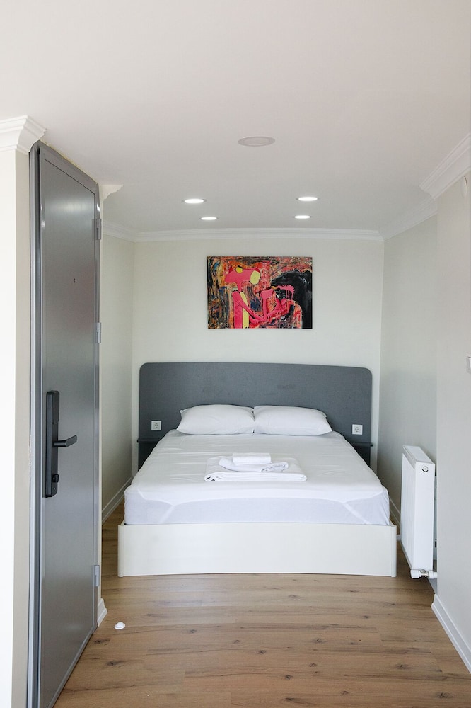 Beans House Suite 14/50