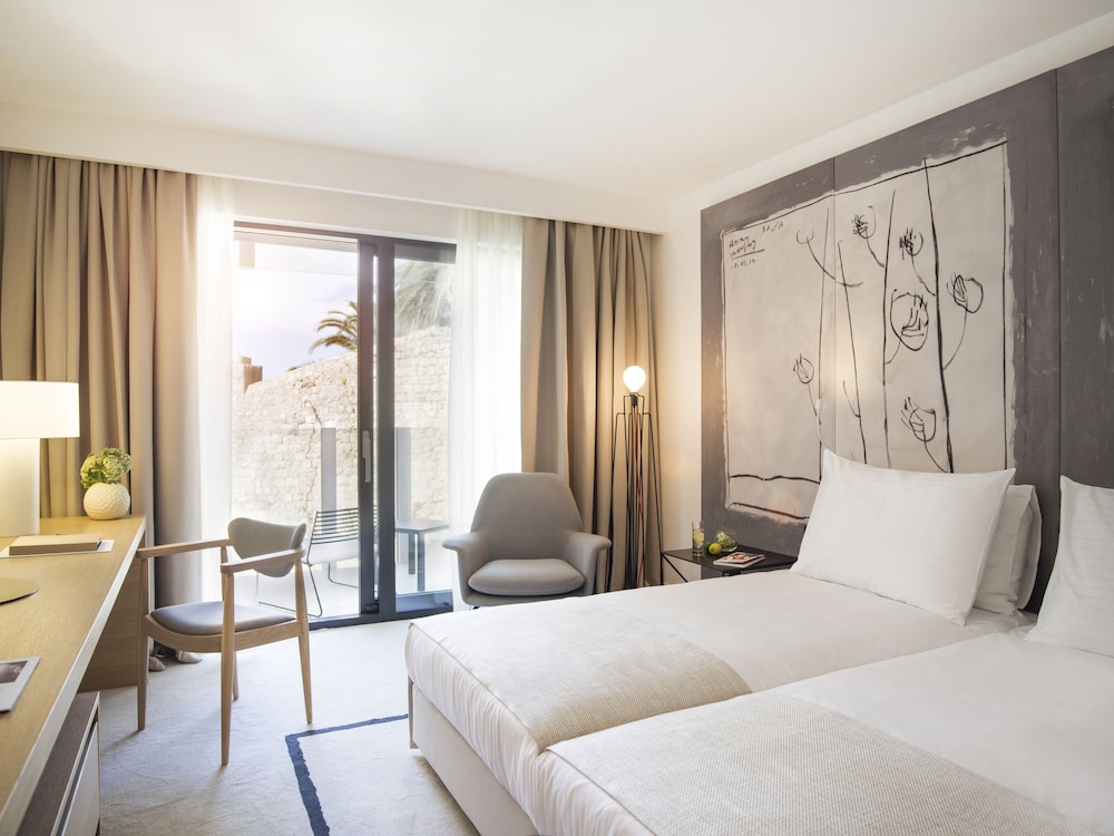 Kompas Hotel 8/63