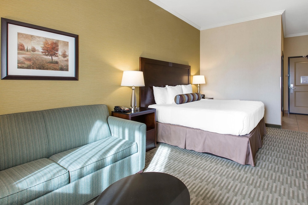 The Oaks Hotel And Suites 14/43