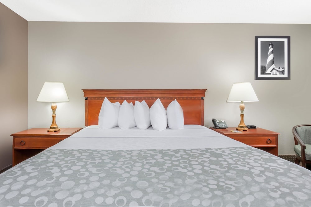 Days Inn By Wyndham St Augustine/Historic Downtown 12/25